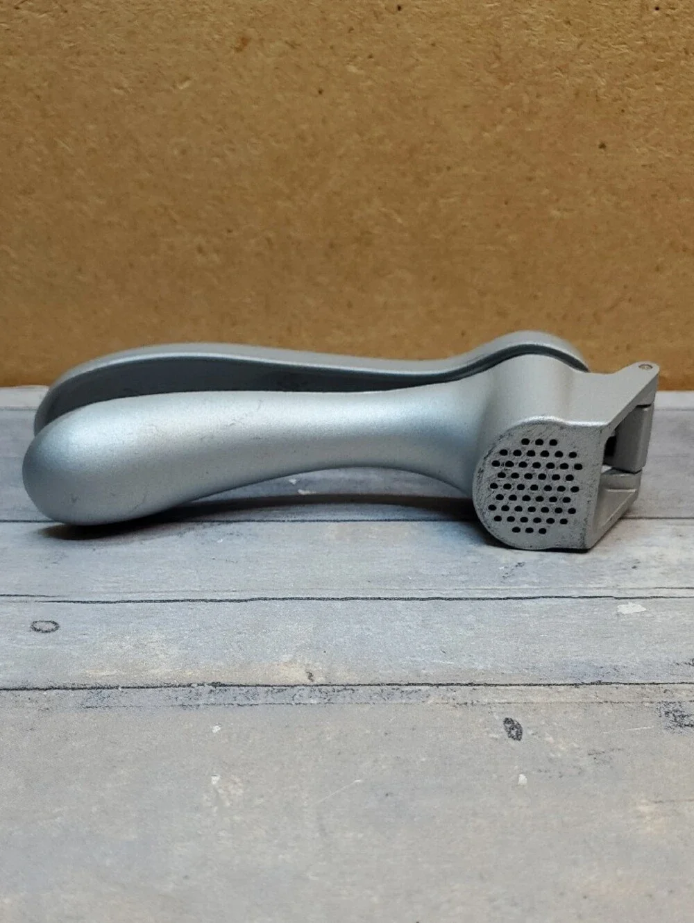 Pampered Chef Garlic Press  B12